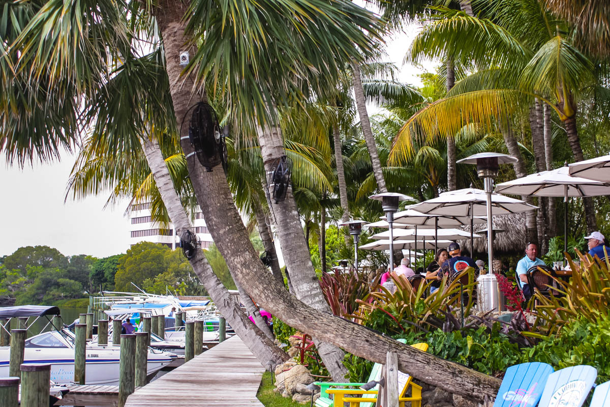Jupiter Guanabanas dockside seating