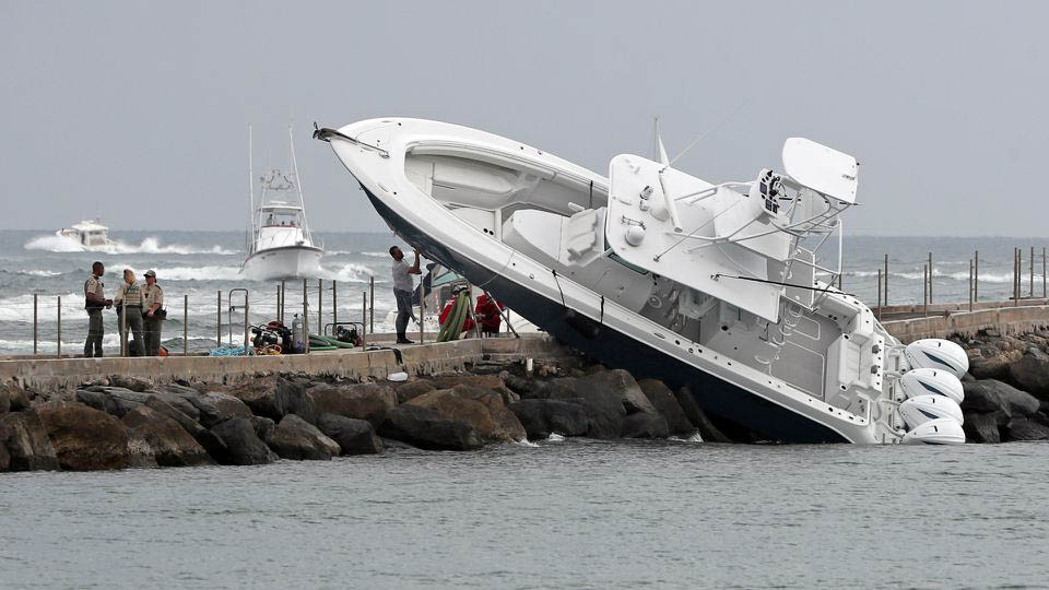 Haulover center console wreck