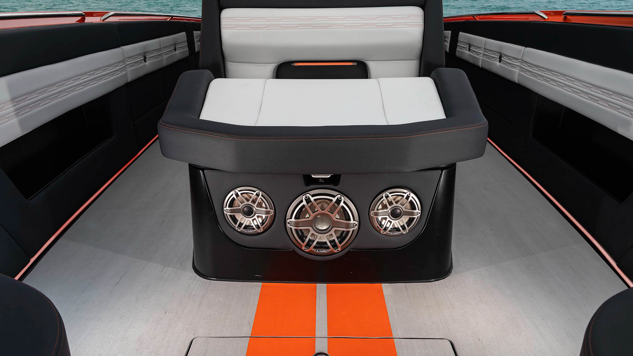 Nighthawk-AMG lounger
