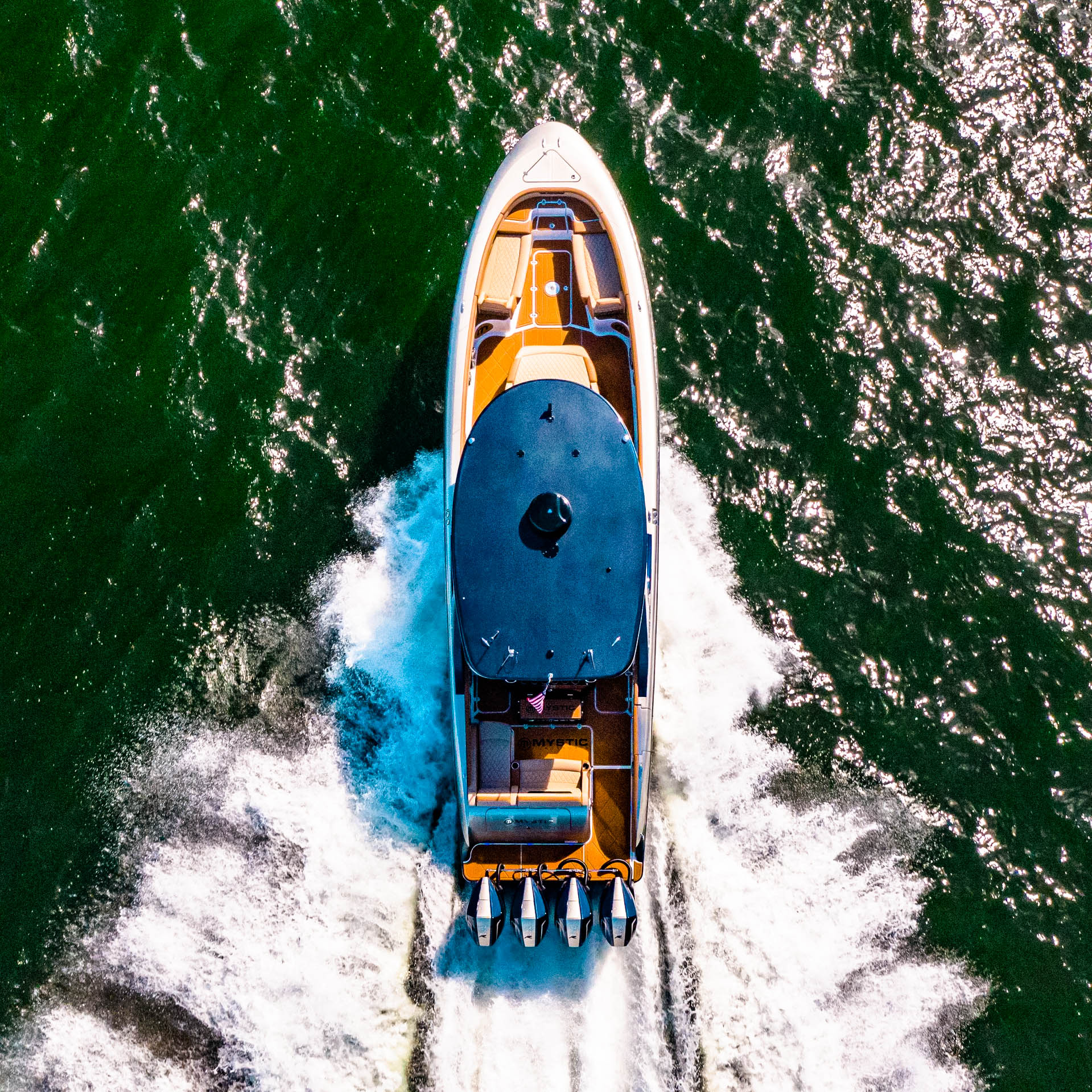 Mystic 4200 on the move