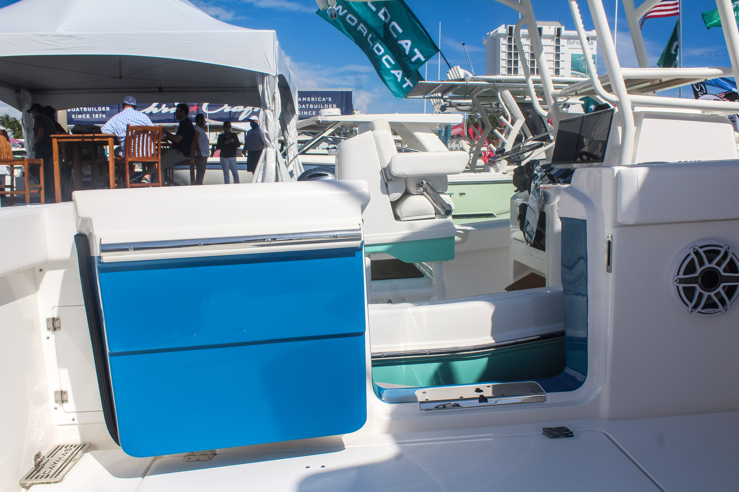 Caymas 401 port and starboard entries